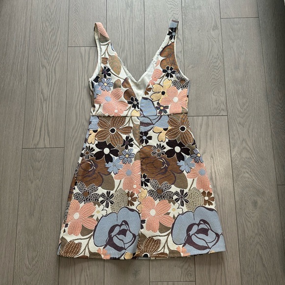 FLOWER PATTERN DRESS - Picture 2 of 3